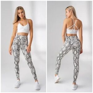 Balance Athletica Vitality Leggings Large Cream Size Med